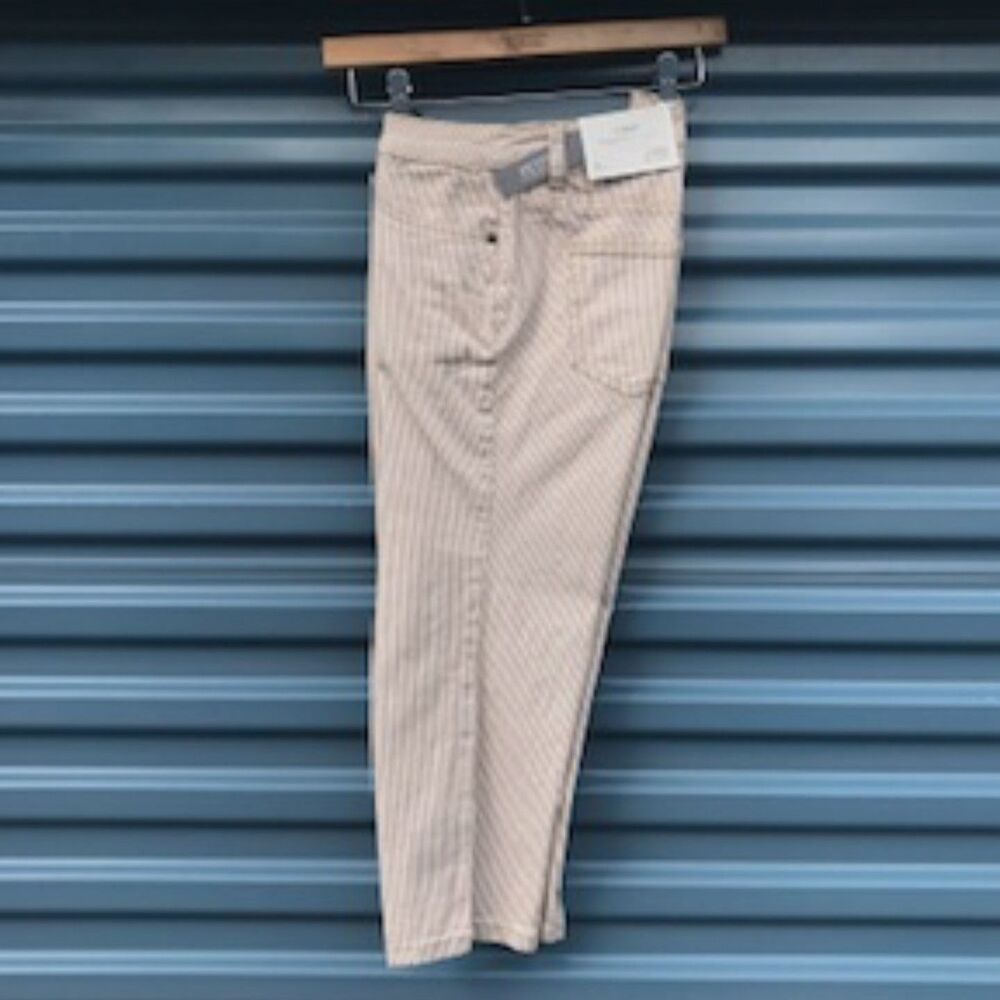 Size: 4 Petite Woman's Crop Jeans Pinstripe Pattern . Shaped Fit Mid Rise . NWTs